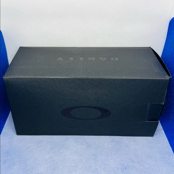 New OAKLEY OX8118-0156 CROSSLINK Fit (A) Satin Black 56/17/137 RX Eyeglasses - Picture 7 of 9